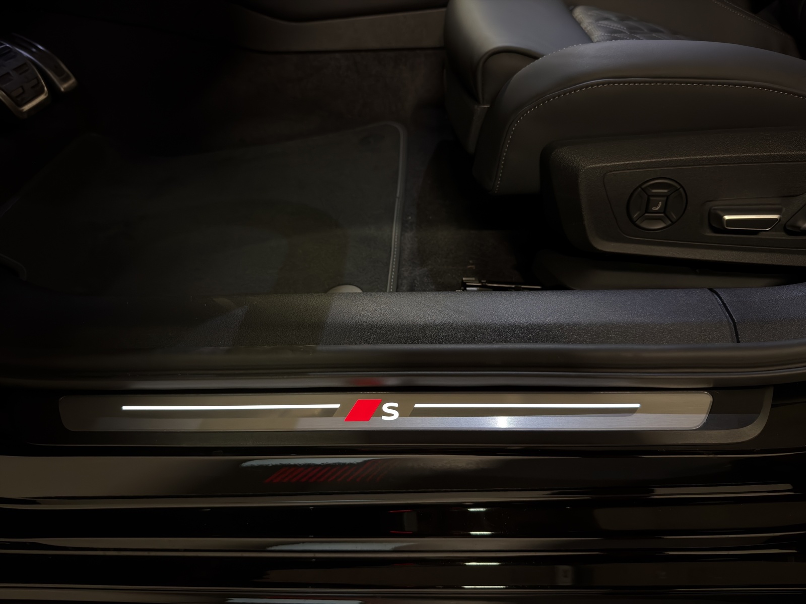 AUDI S5 Avant TFSI quattro S tronic-image-23