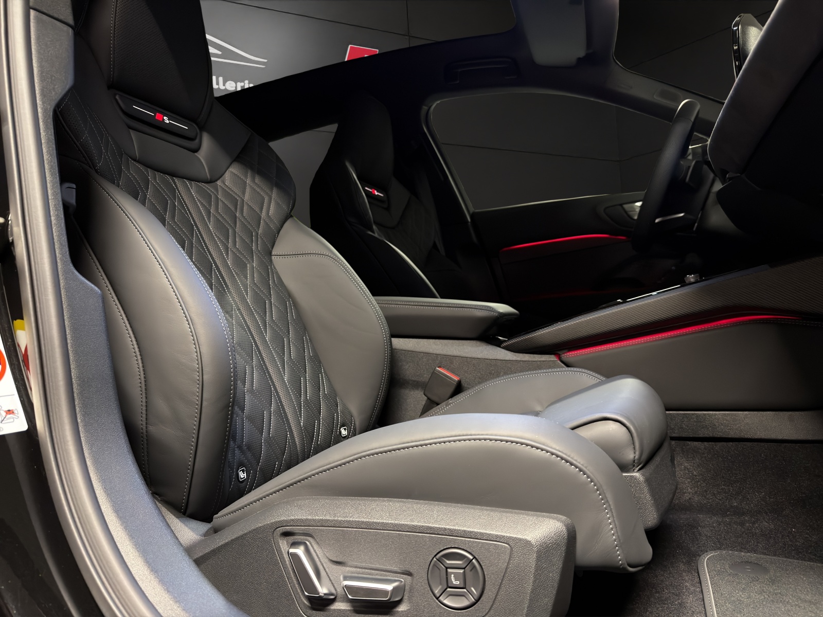 AUDI S5 Avant TFSI quattro S tronic-image-14