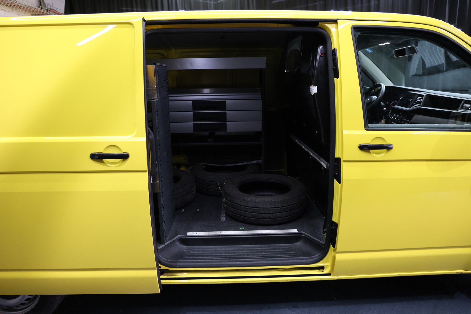VW T6.1 2.0 TDI 4Motion EXTRA LANG BOTT Klima-image-4