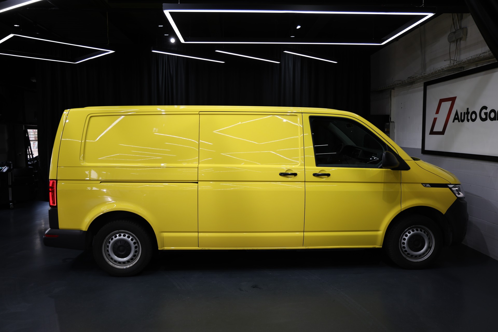 VW T6.1 2.0 TDI 4Motion EXTRA LANG BOTT Klima-image-8