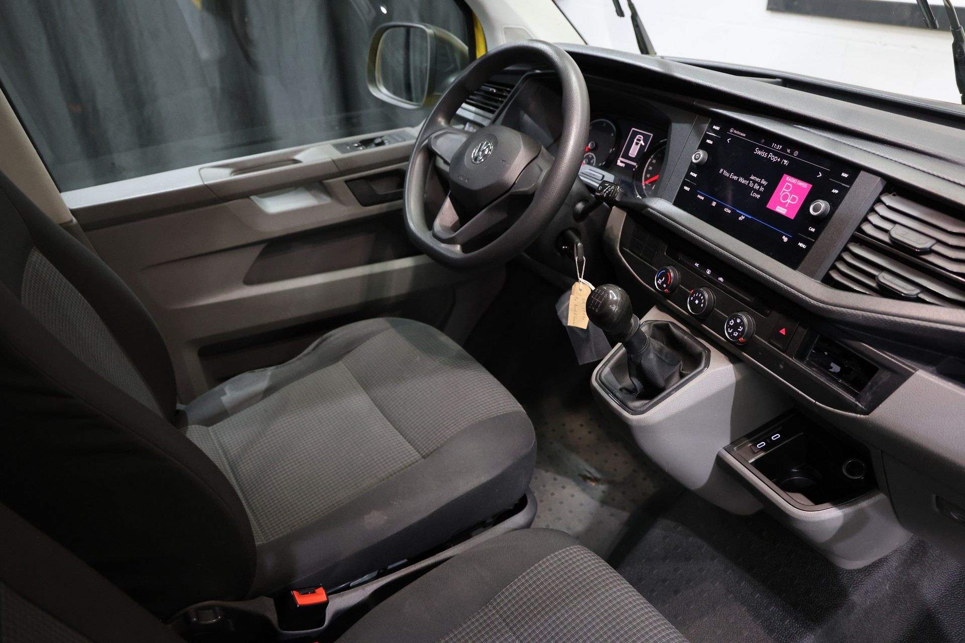 VW T6.1 2.0 TDI 4Motion EXTRA LANG BOTT Klima-image-9