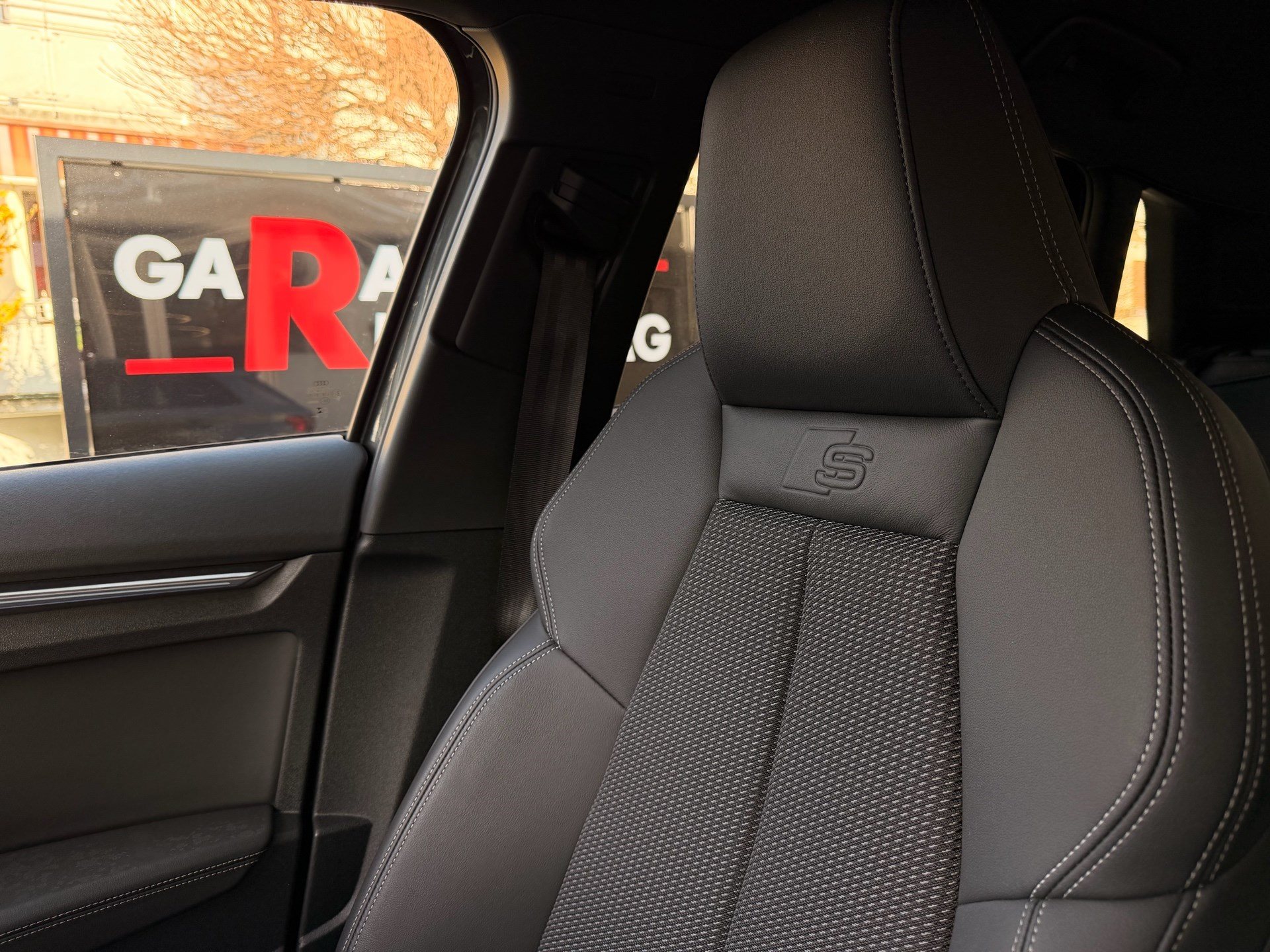 AUDI S3 SPORTBACK 2.0 TFSI QUATTRO *** FACELIFT & AKRAPOVIC ABGAS ***-image-16