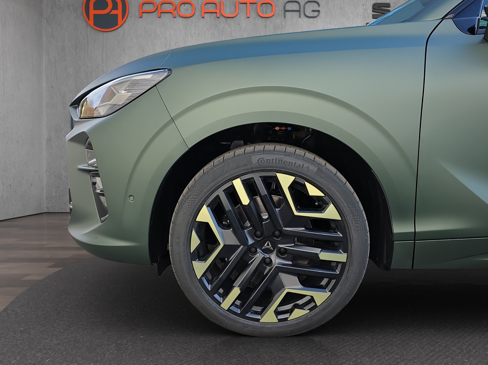 CUPRA Terramar 2.0 TSI DSG 4Drive VZ Tribe Edition "Grün Matt"-image-15