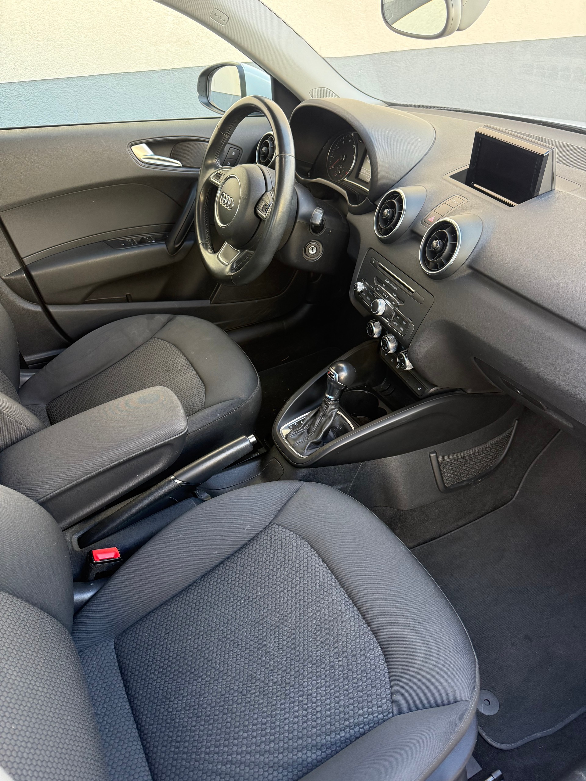 AUDI A1 Sportback 1.4 TFSI Sport S-tronic-image-8