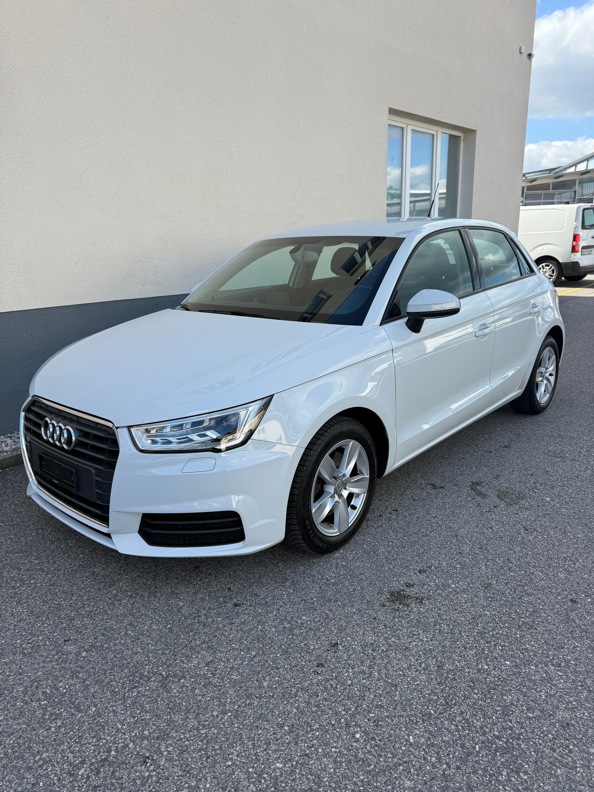 AUDI A1 Sportback 1.4 TFSI Sport S-tronic-image-7
