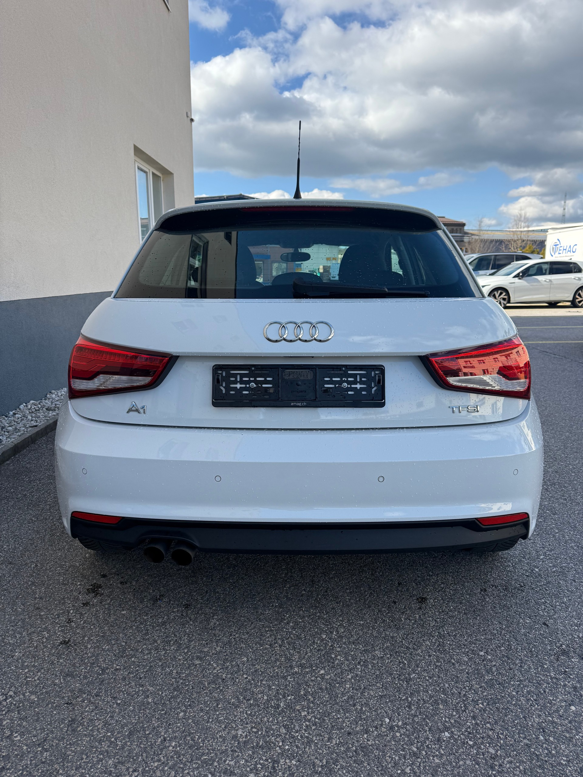 AUDI A1 Sportback 1.4 TFSI Sport S-tronic-image-4