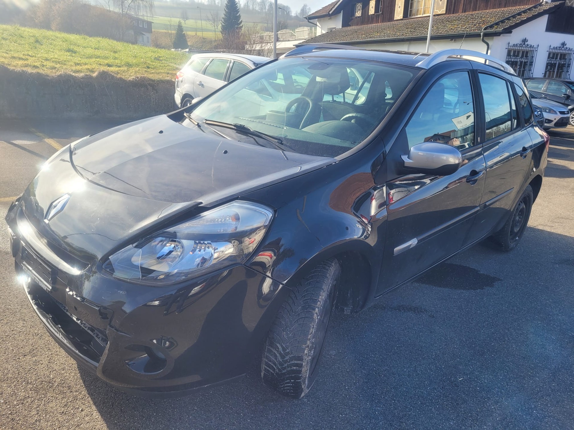 RENAULT Clio Grandtour 1.2 16V Turbo 20th Edition-image-1