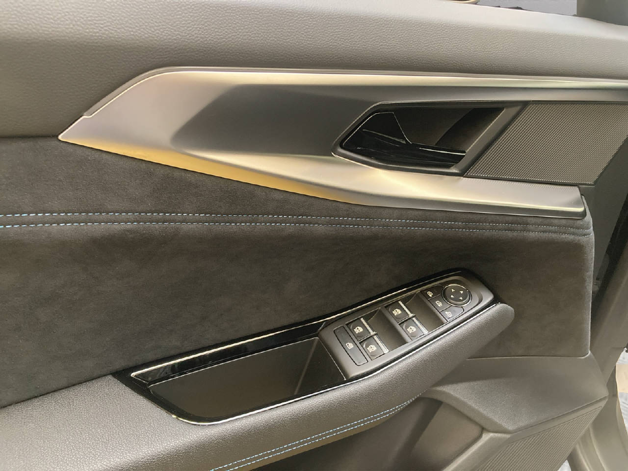 RENAULT Austral 1.2 E-Tech esprit Alpine-image-8