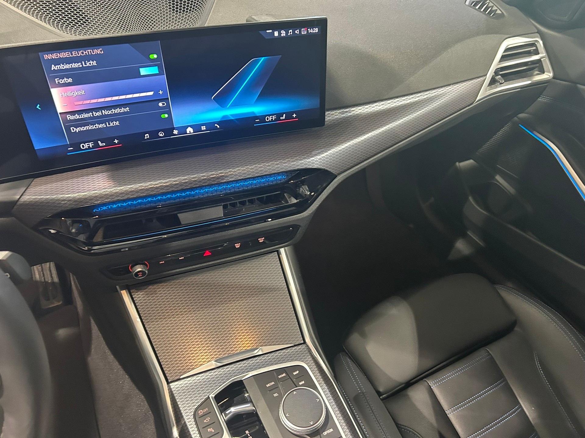 BMW 320d xDrive 48V Touring Steptronic M Sport-image-26