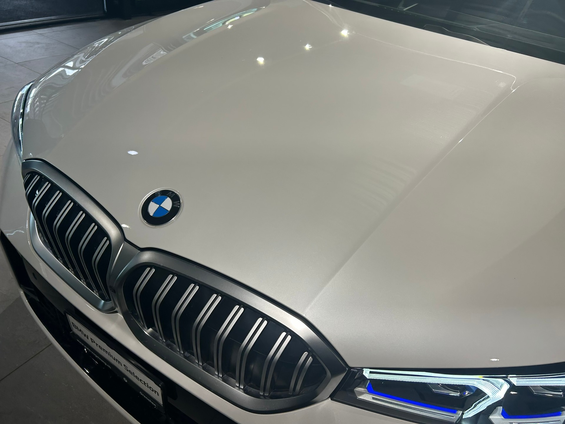 BMW 320d xDrive 48V Touring Steptronic M Sport-image-18