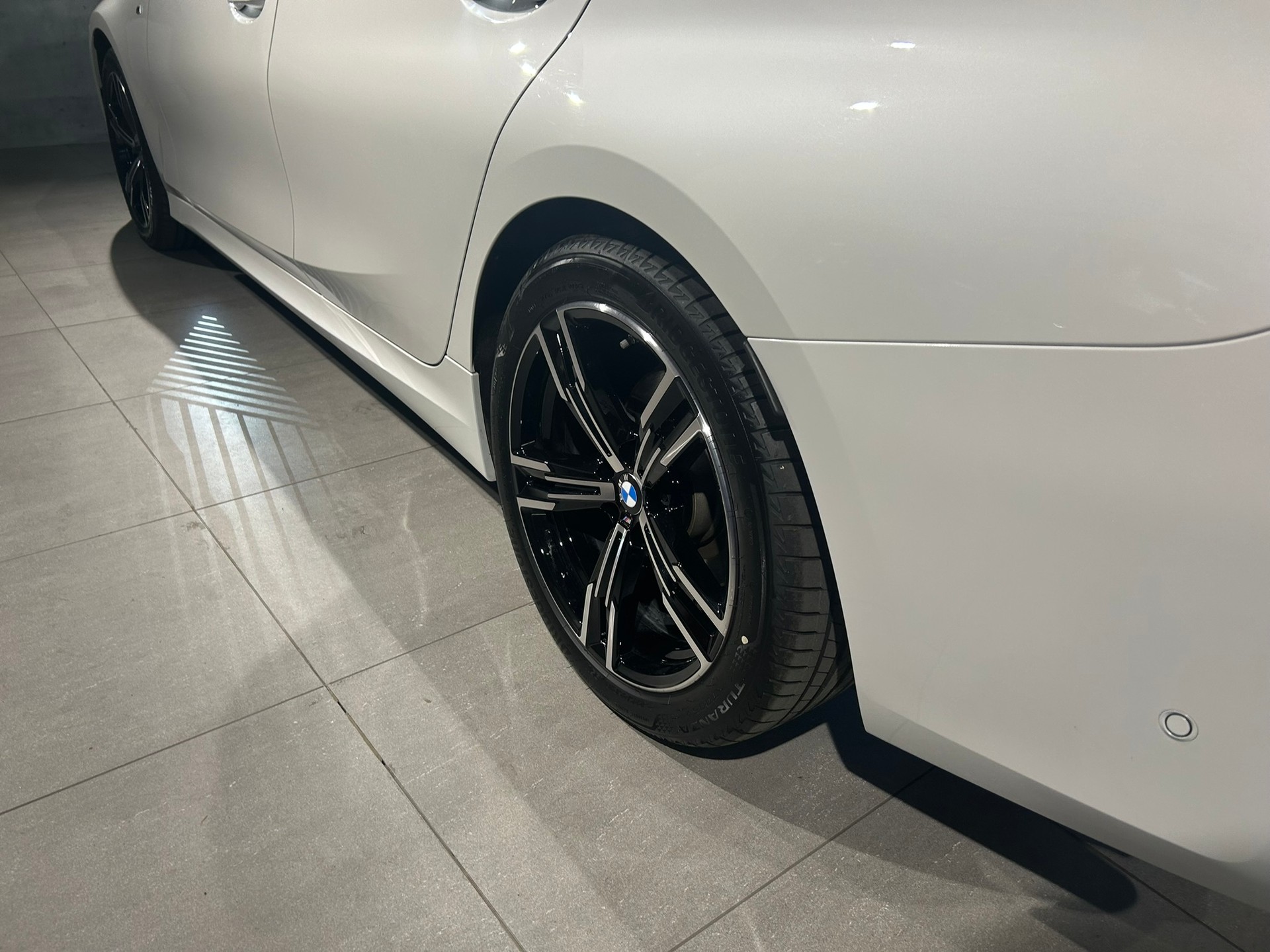 BMW 320d xDrive 48V Touring Steptronic M Sport-image-12