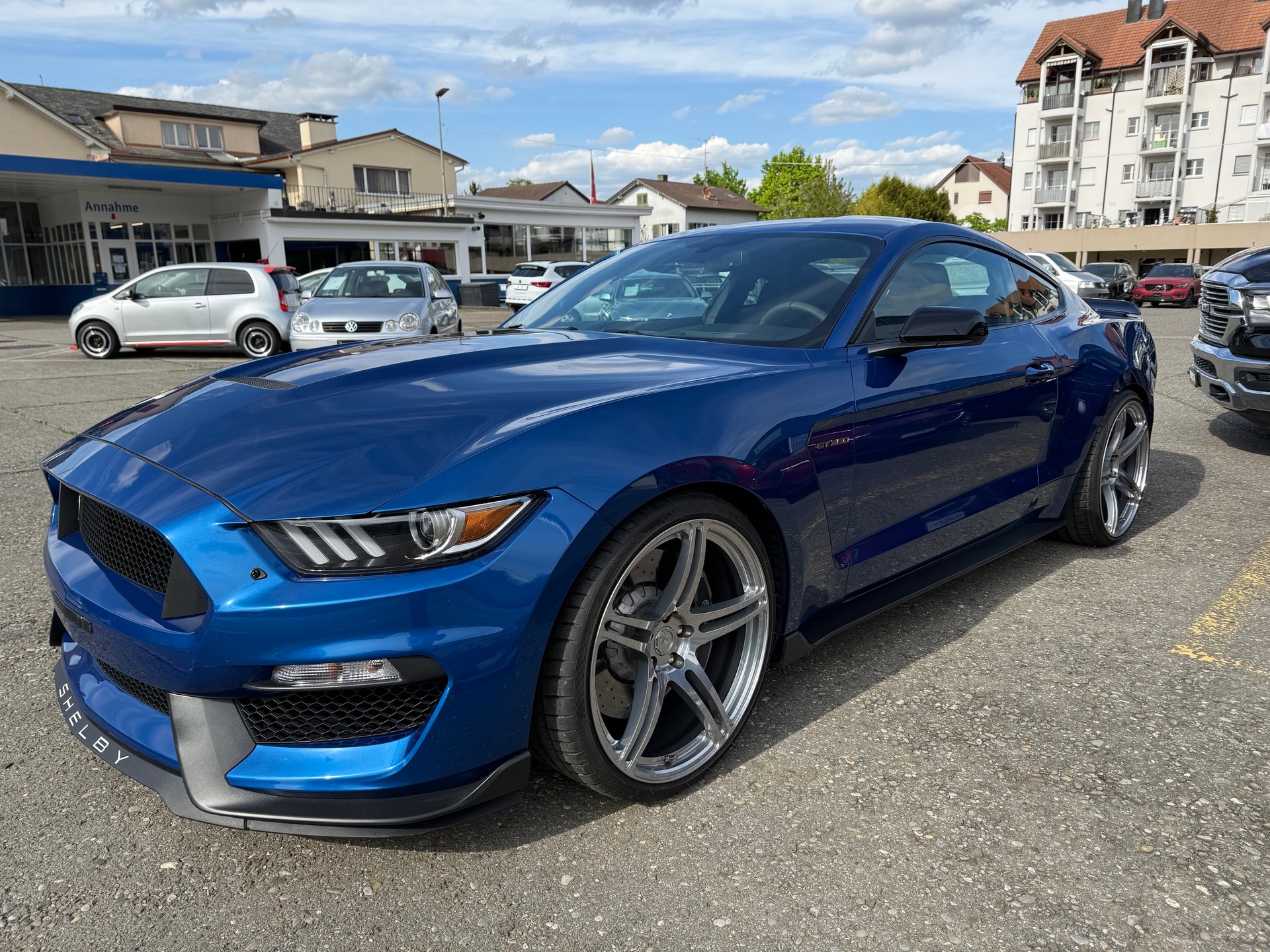 FORD Mustang Shelby GT350-showroom-element-2