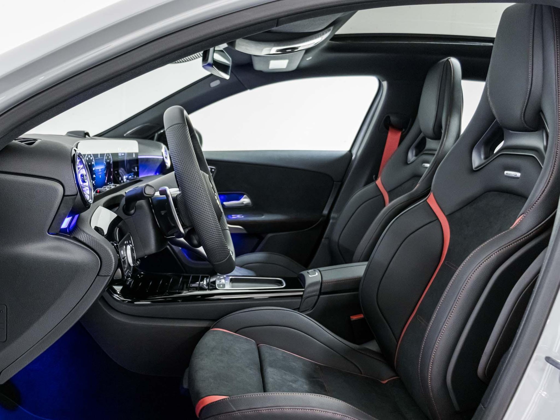 MERCEDES-BENZ A 35 AMG 4MATIC-image-6