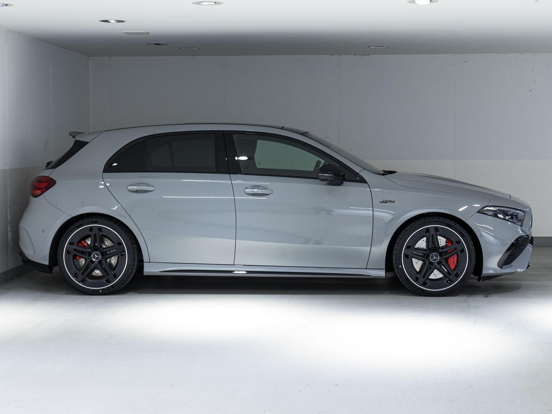 MERCEDES-BENZ A 35 AMG 4MATIC-image-1