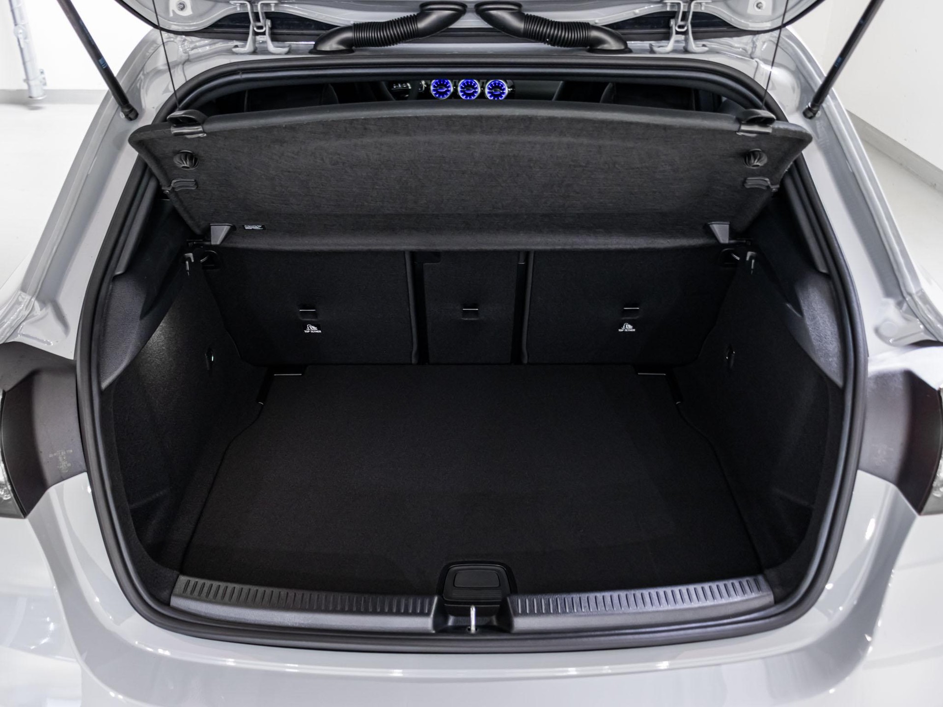 MERCEDES-BENZ A 35 AMG 4MATIC-image-13