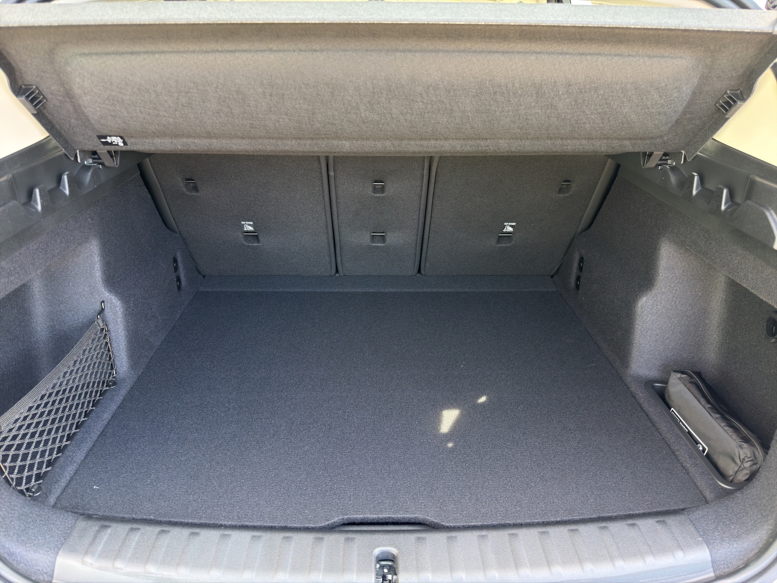 BMW X1 sDrive 18i-image-8