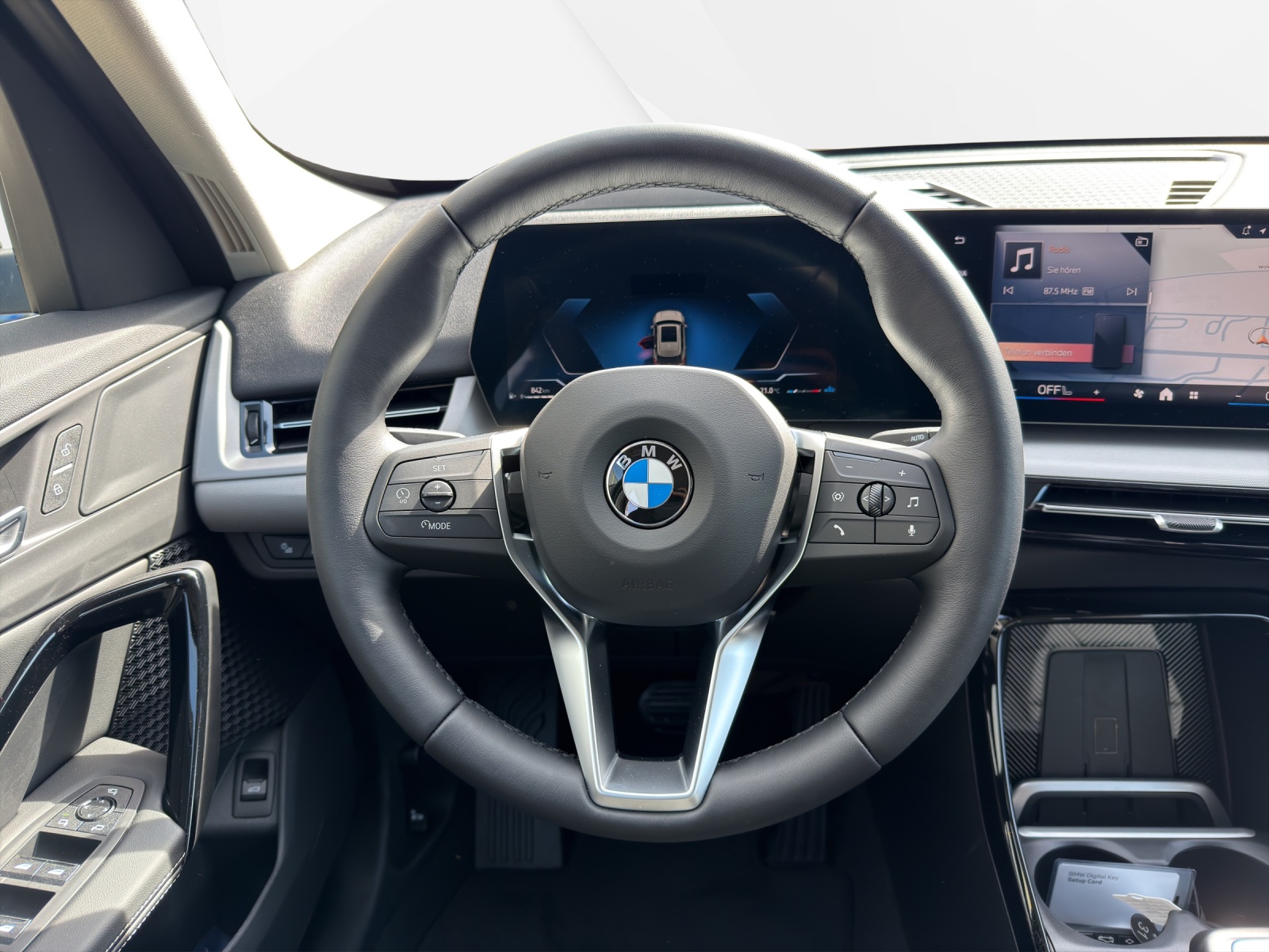 BMW X1 sDrive 18i-image-13