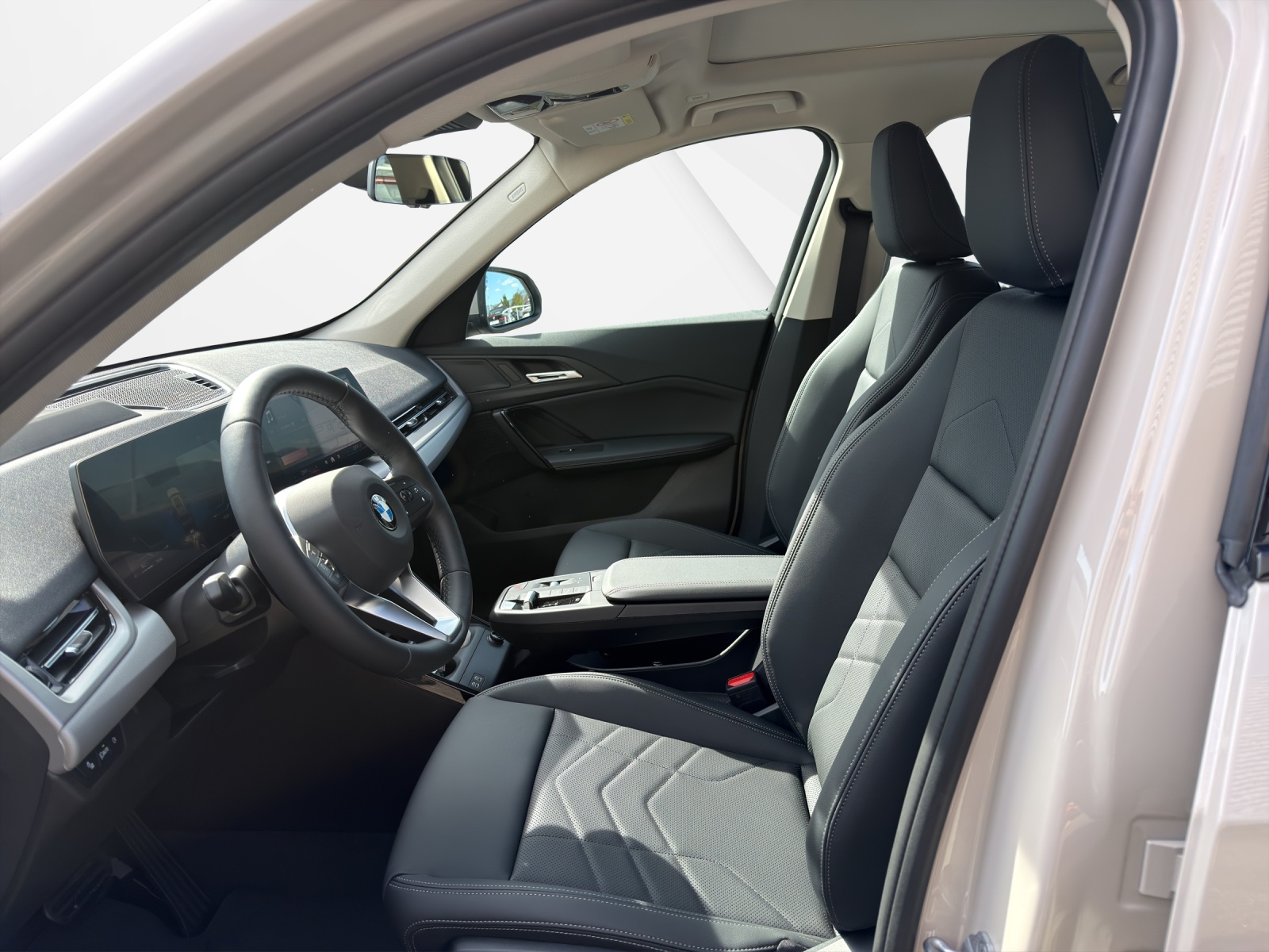 BMW X1 sDrive 18i-image-11