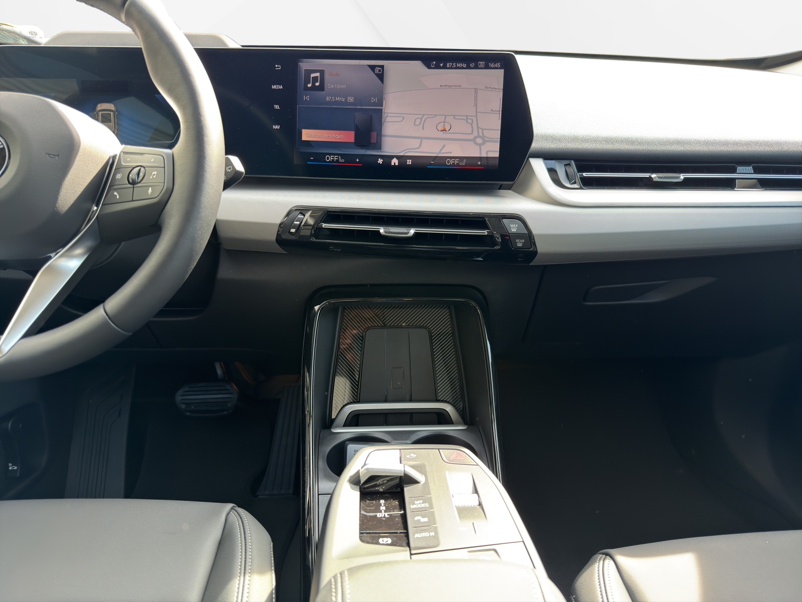 BMW X1 sDrive 18i-image-16