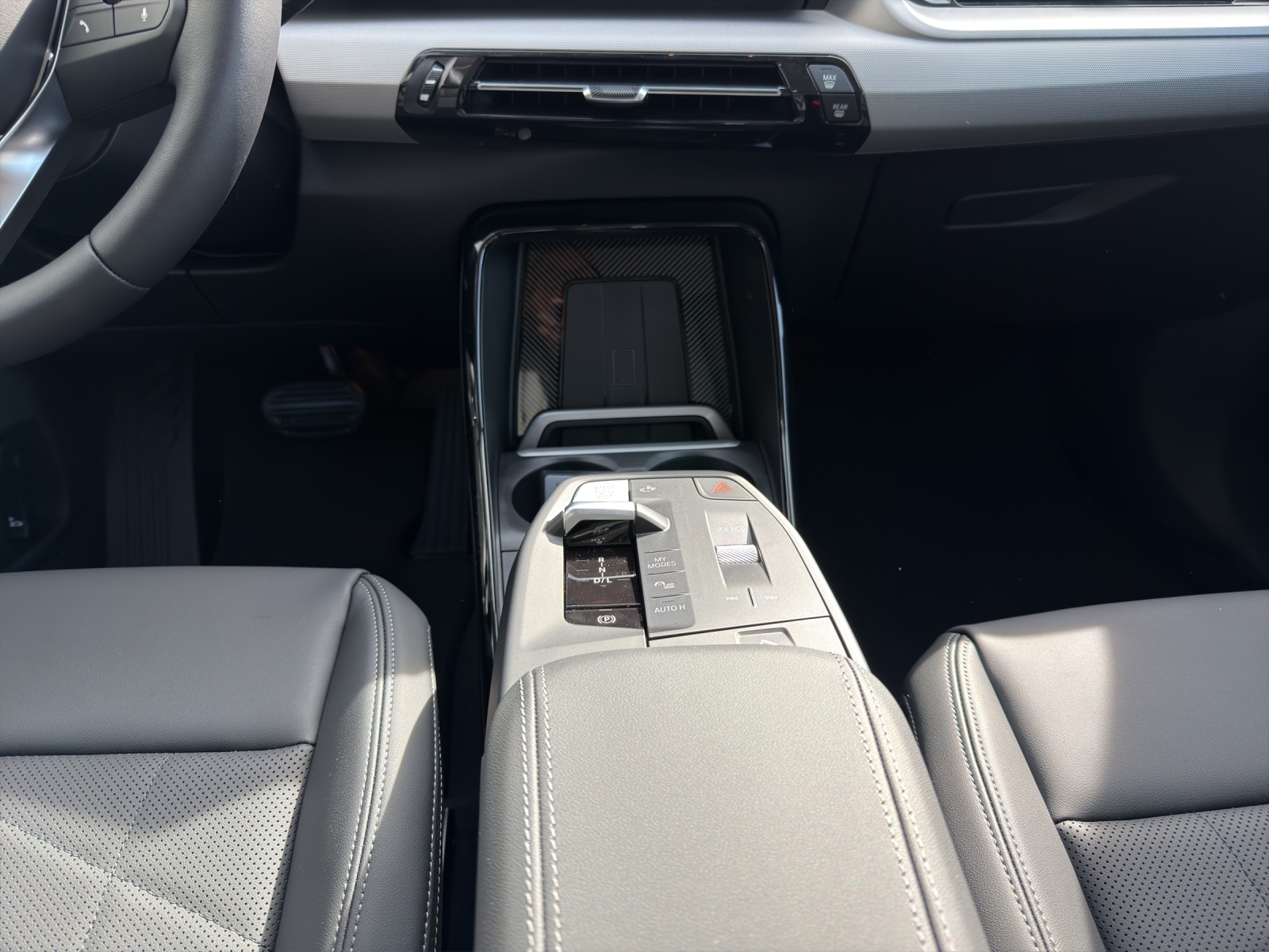 BMW X1 sDrive 18i-image-15