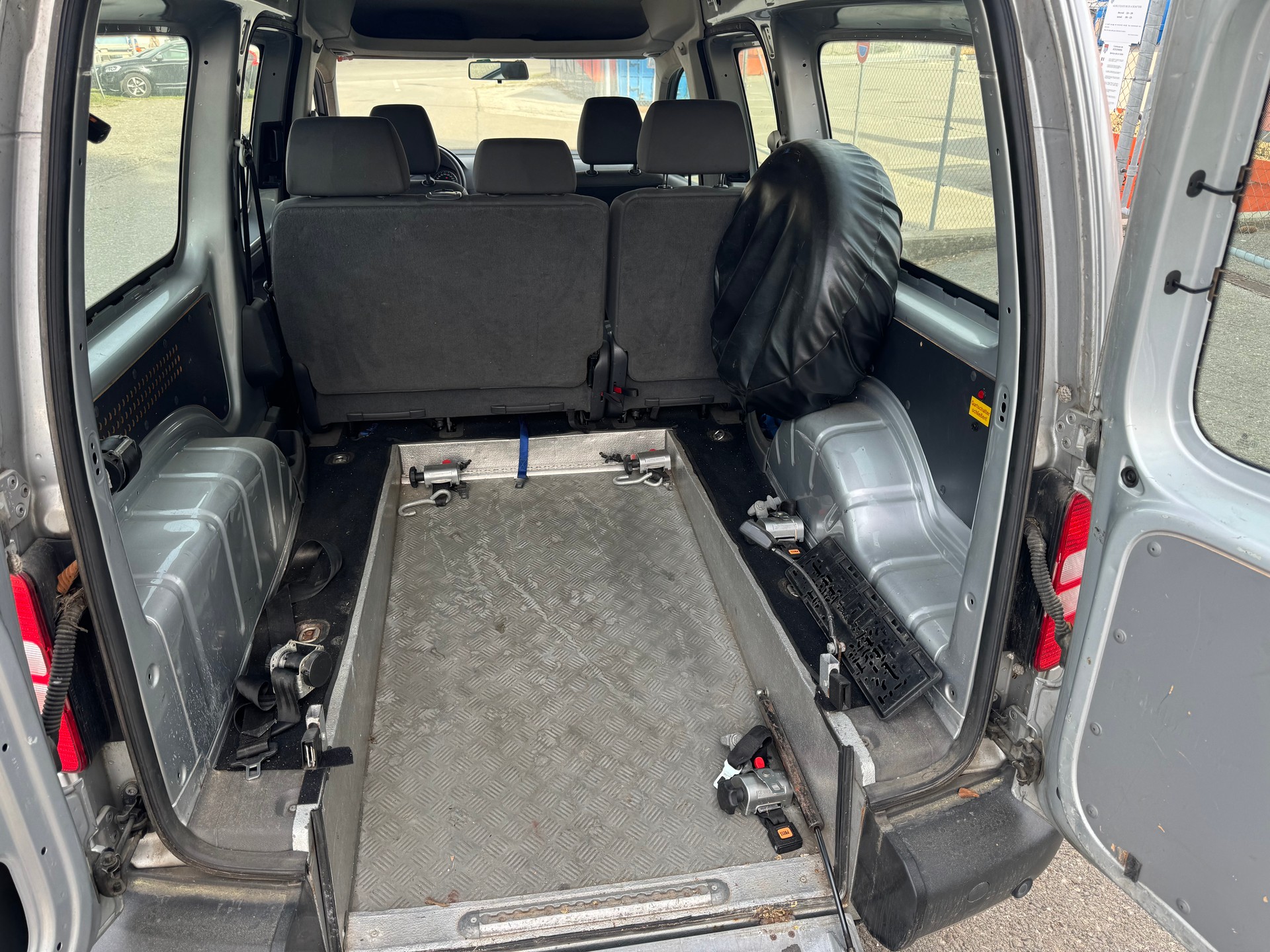 VW Caddy 1.2 TSI-image-9
