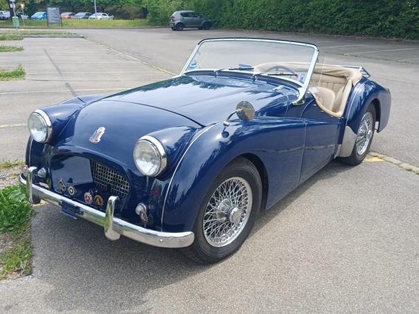TRIUMPH TR2-image-2