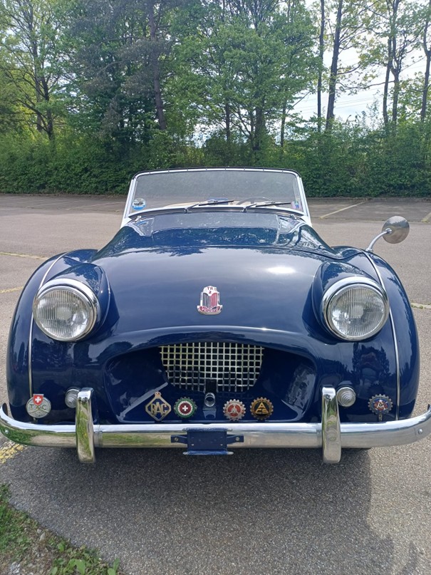 TRIUMPH TR2