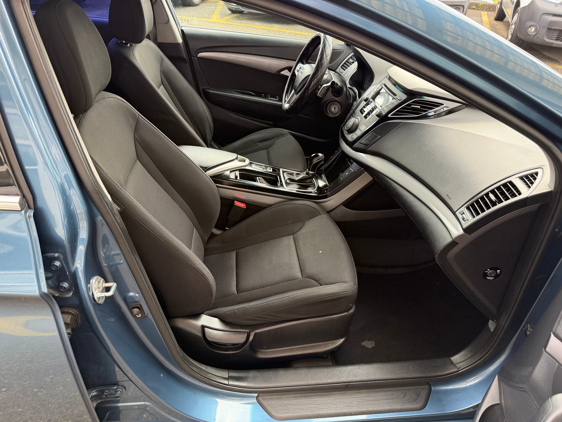 HYUNDAI i40 Wagon 2.0 GDi Style Automatic-image-10