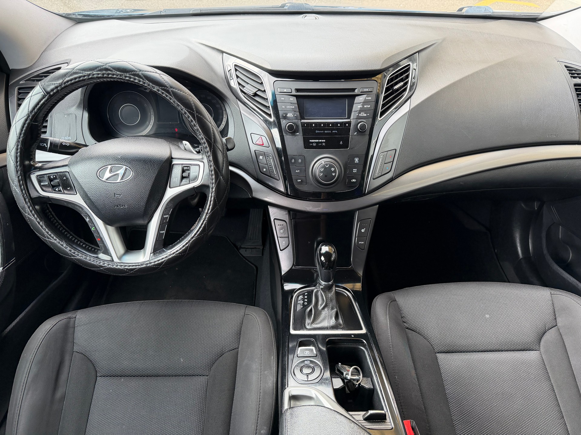 HYUNDAI i40 Wagon 2.0 GDi Style Automatic-image-9