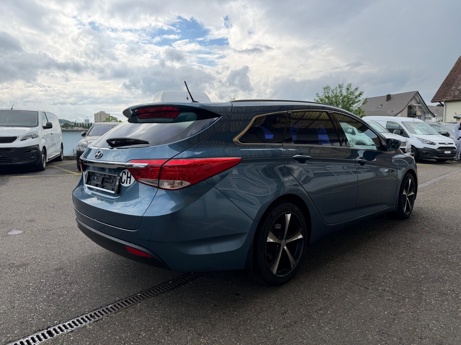 HYUNDAI i40 Wagon 2.0 GDi Style Automatic-image-5