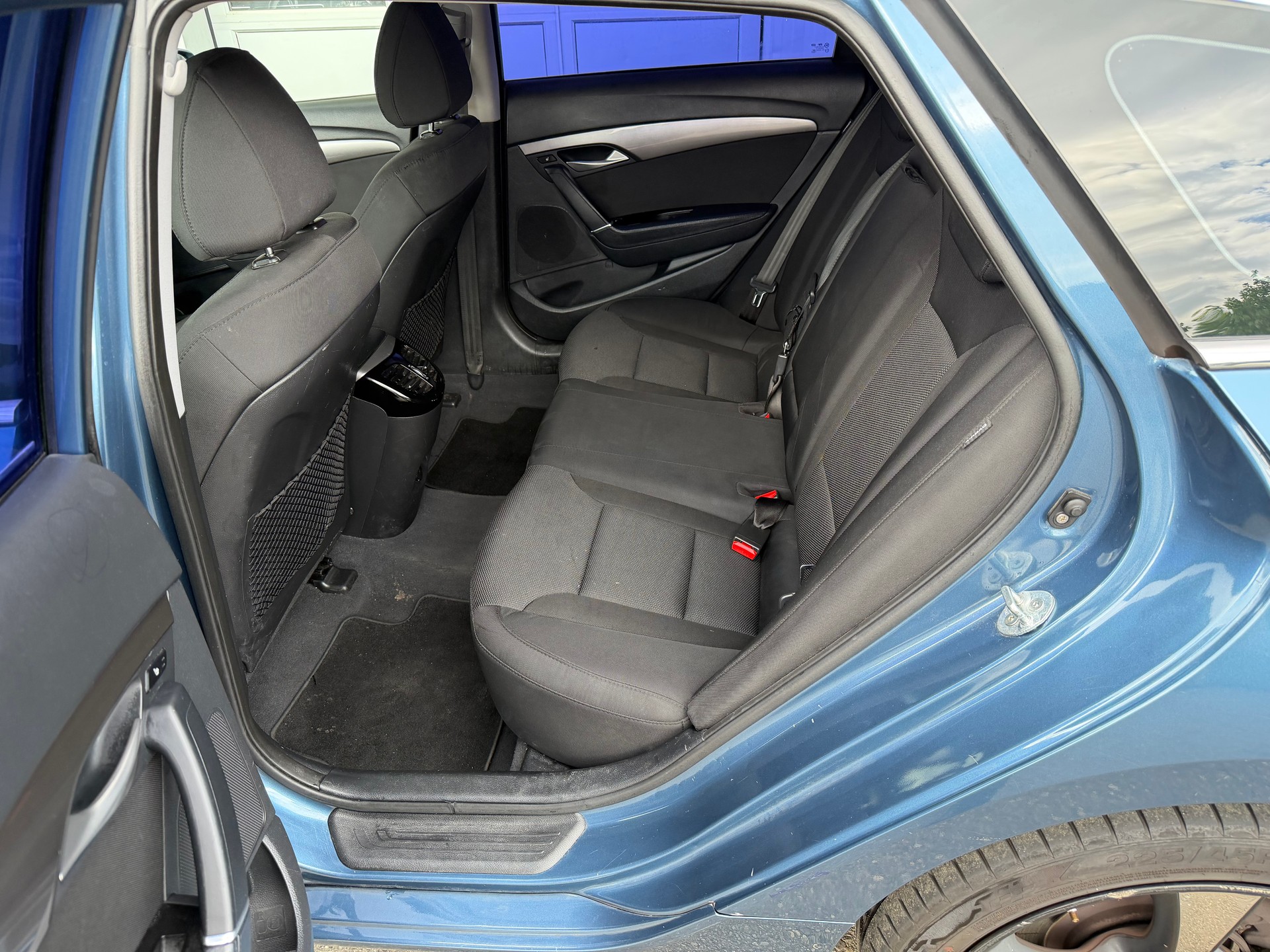 HYUNDAI i40 Wagon 2.0 GDi Style Automatic-image-11