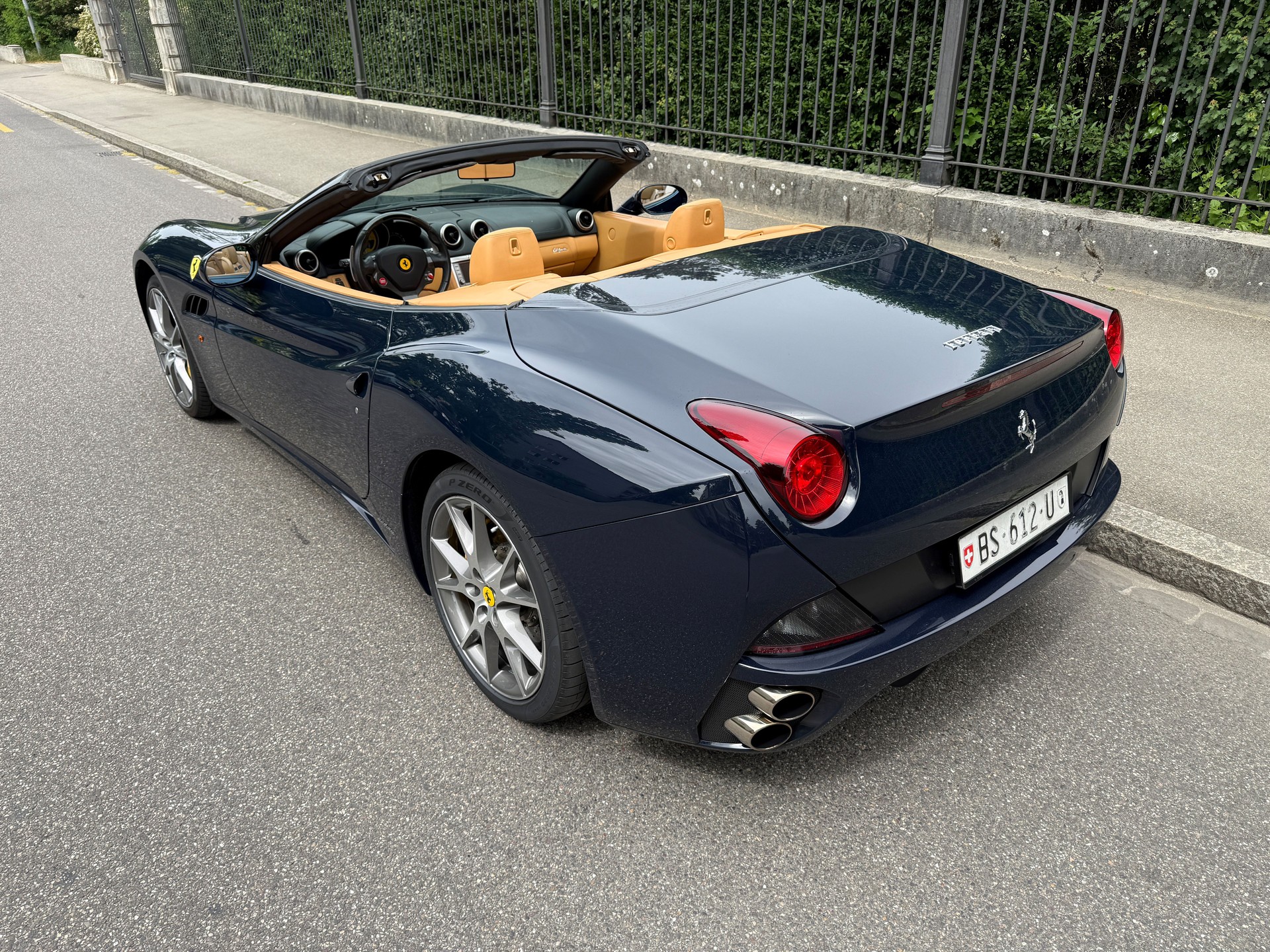 FERRARI California 4.3 V8-showroom-element-1