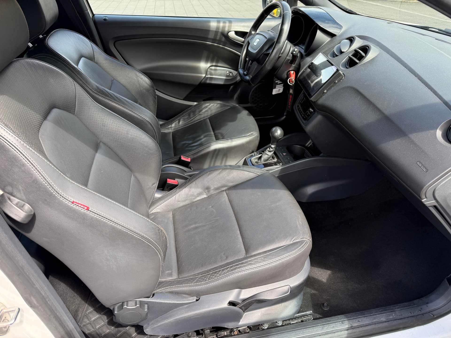SEAT Ibiza SC 1.4 TSI Cupra DSG-image-6