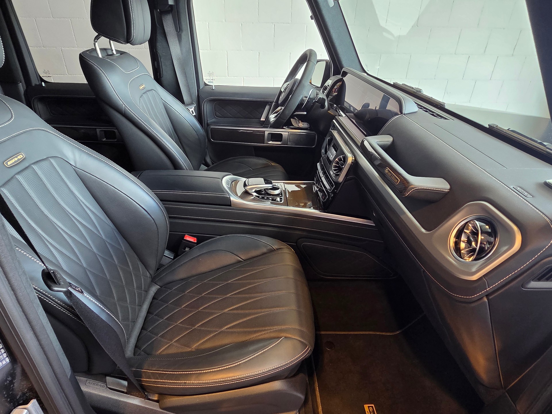 MERCEDES-BENZ G 63 AMG 9G-Tronic Grand Edition-image-23