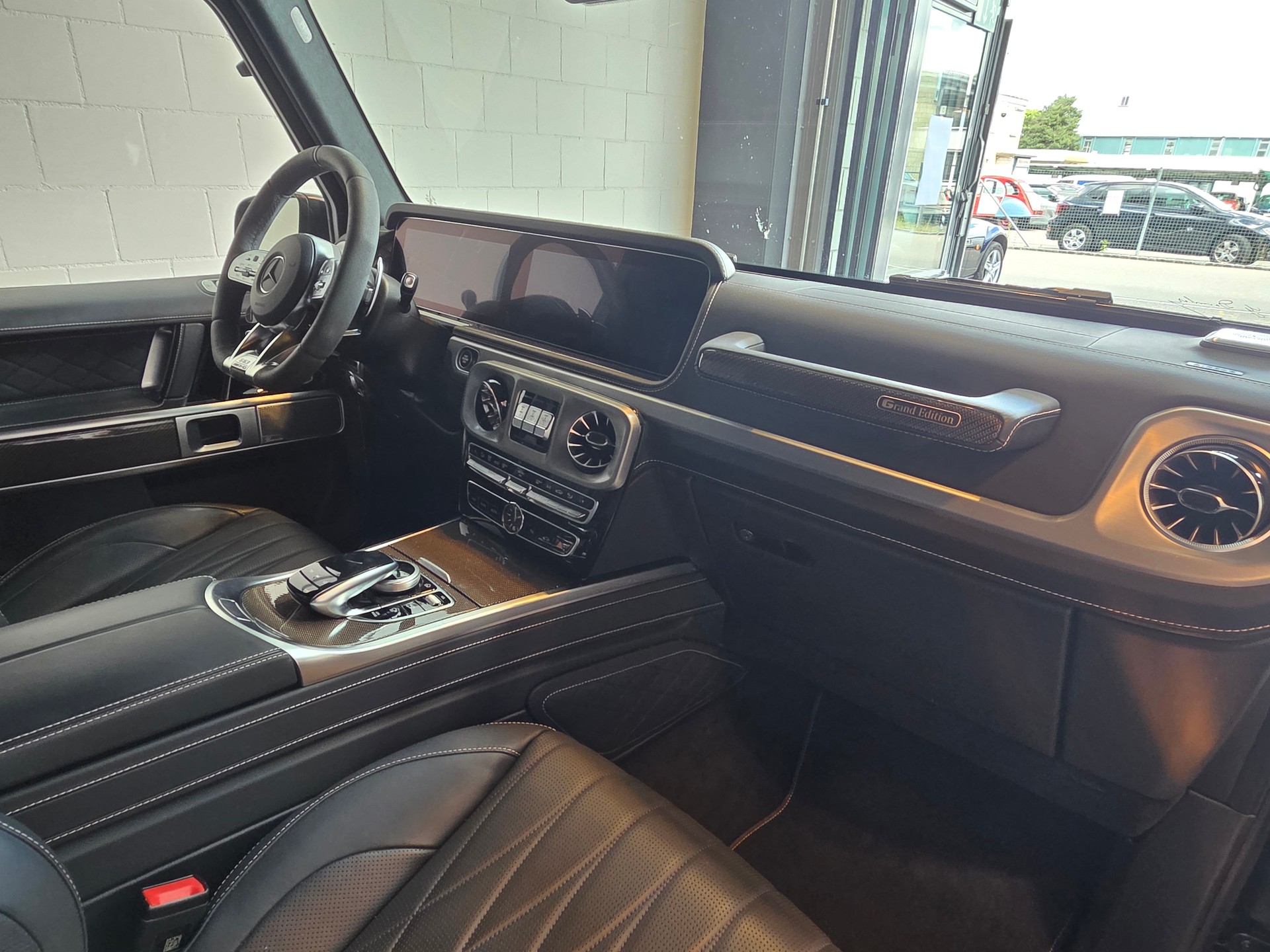 MERCEDES-BENZ G 63 AMG 9G-Tronic Grand Edition-image-24