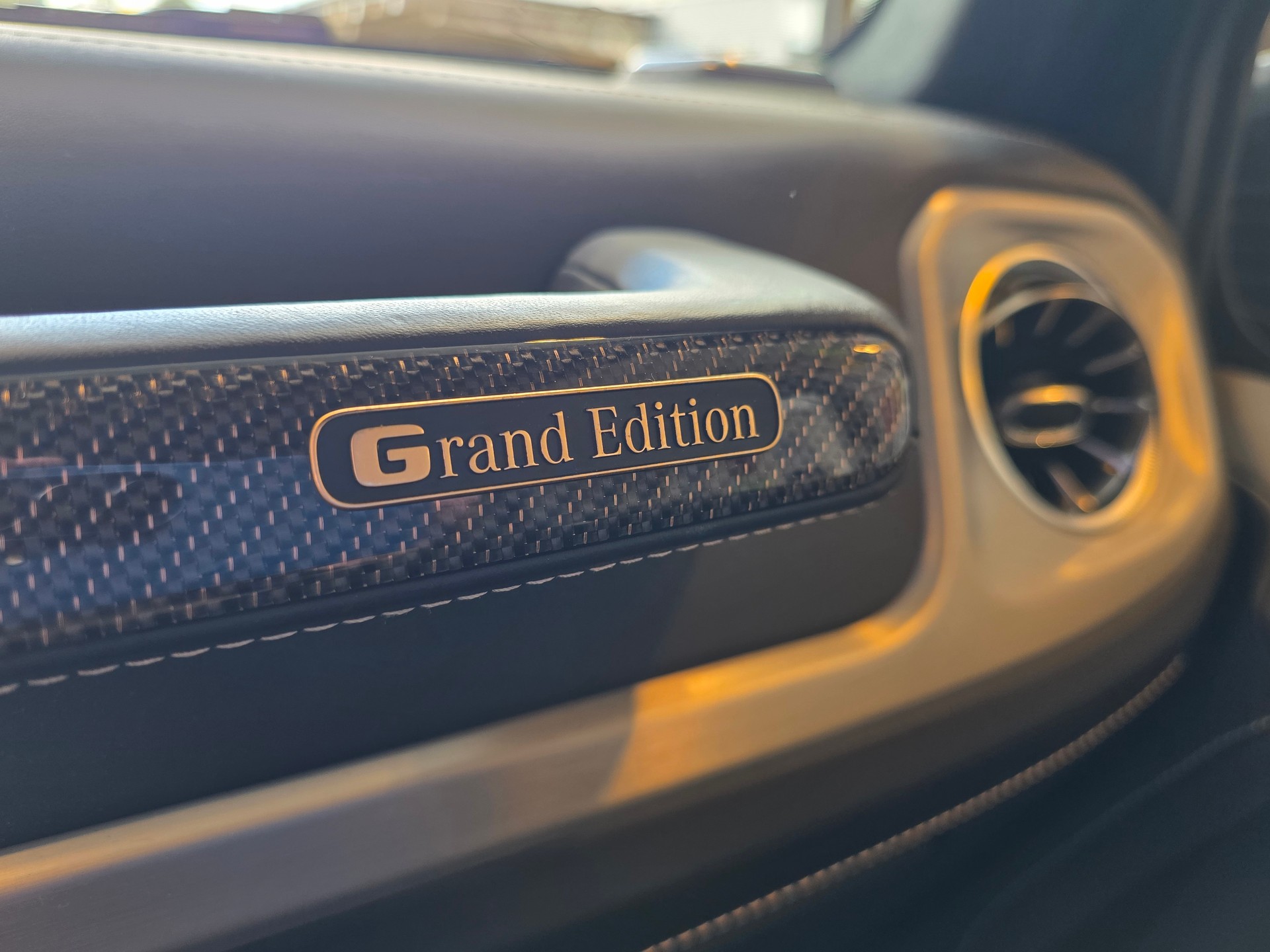 MERCEDES-BENZ G 63 AMG 9G-Tronic Grand Edition-image-29