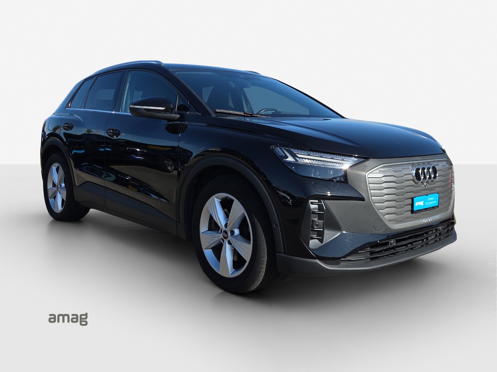 AUDI Q4 e-tron 45 quattro-image-2