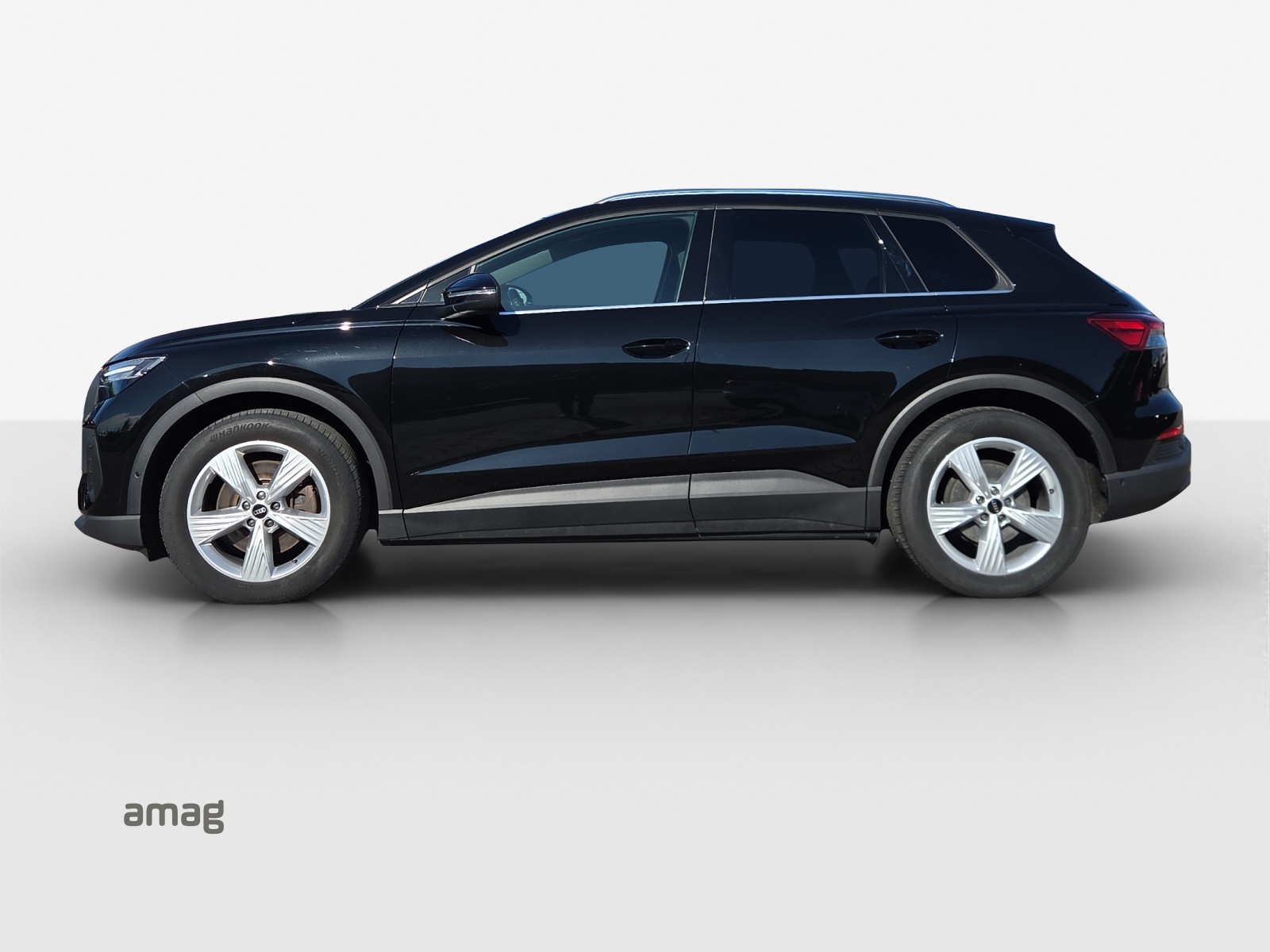 AUDI Q4 e-tron 45 quattro-image-1