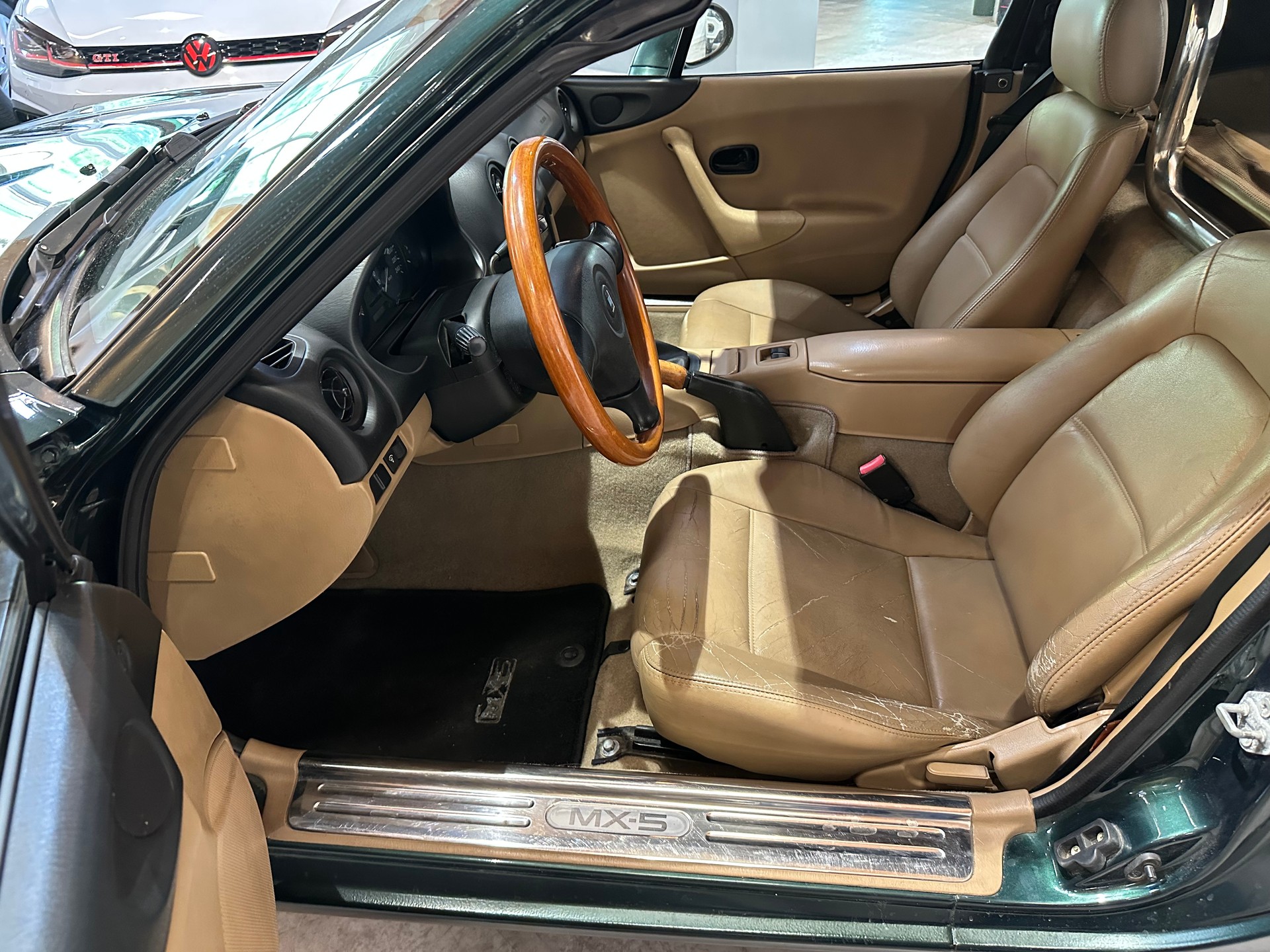 MAZDA MX-5 1.6i-16 B.Classic/Ab MFK/Frisch ab Service-image-9