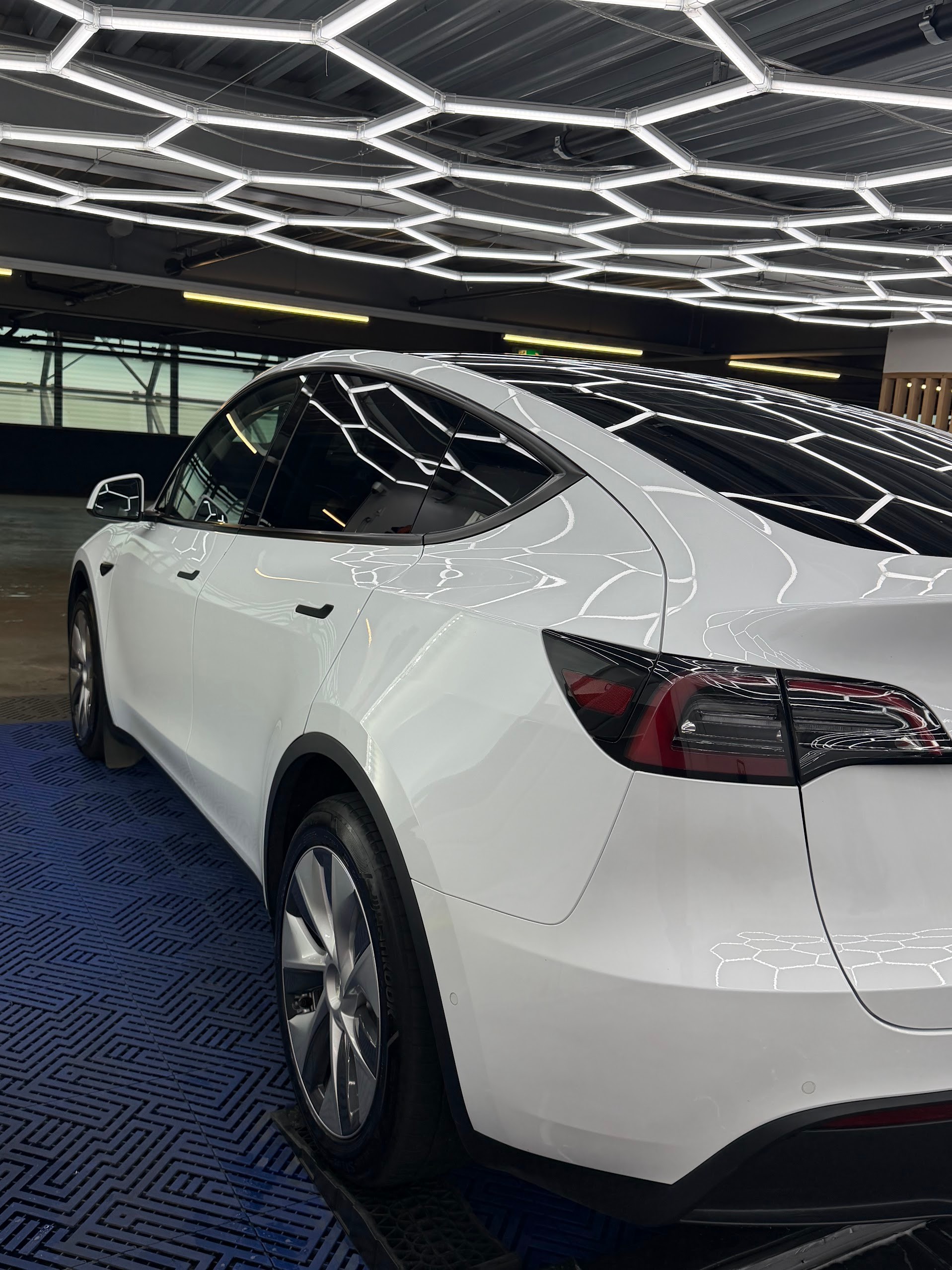 TESLA LONG RANGE DUAL MOTOR AWD-image-0