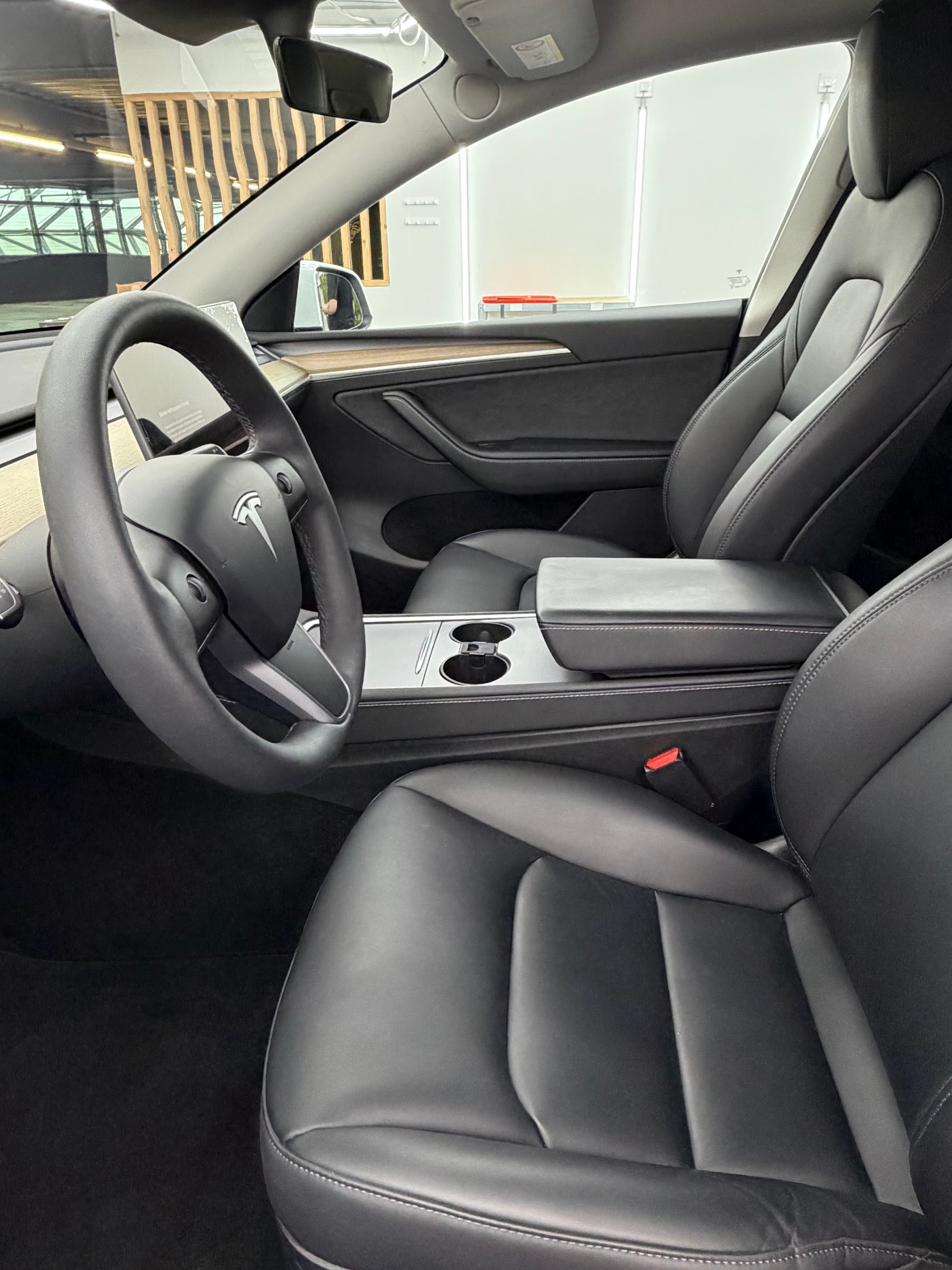 TESLA LONG RANGE DUAL MOTOR AWD-image-2