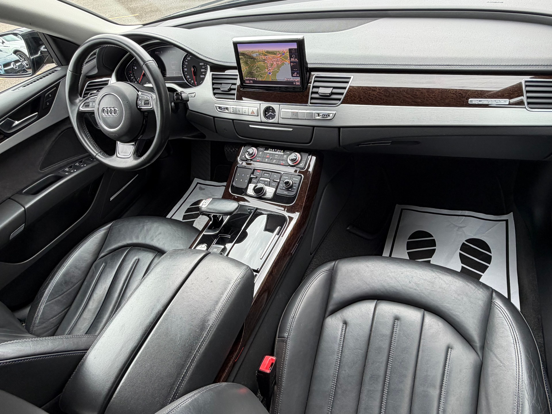 AUDI A8 3.0 TDI quattro tiptronic-image-10