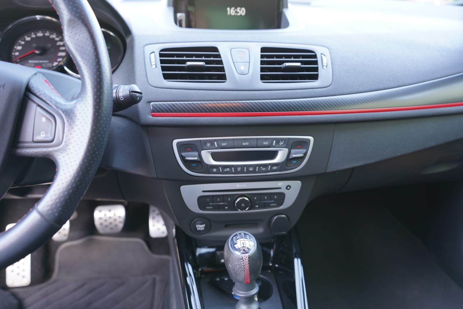 RENAULT Megane RS 265-image-4