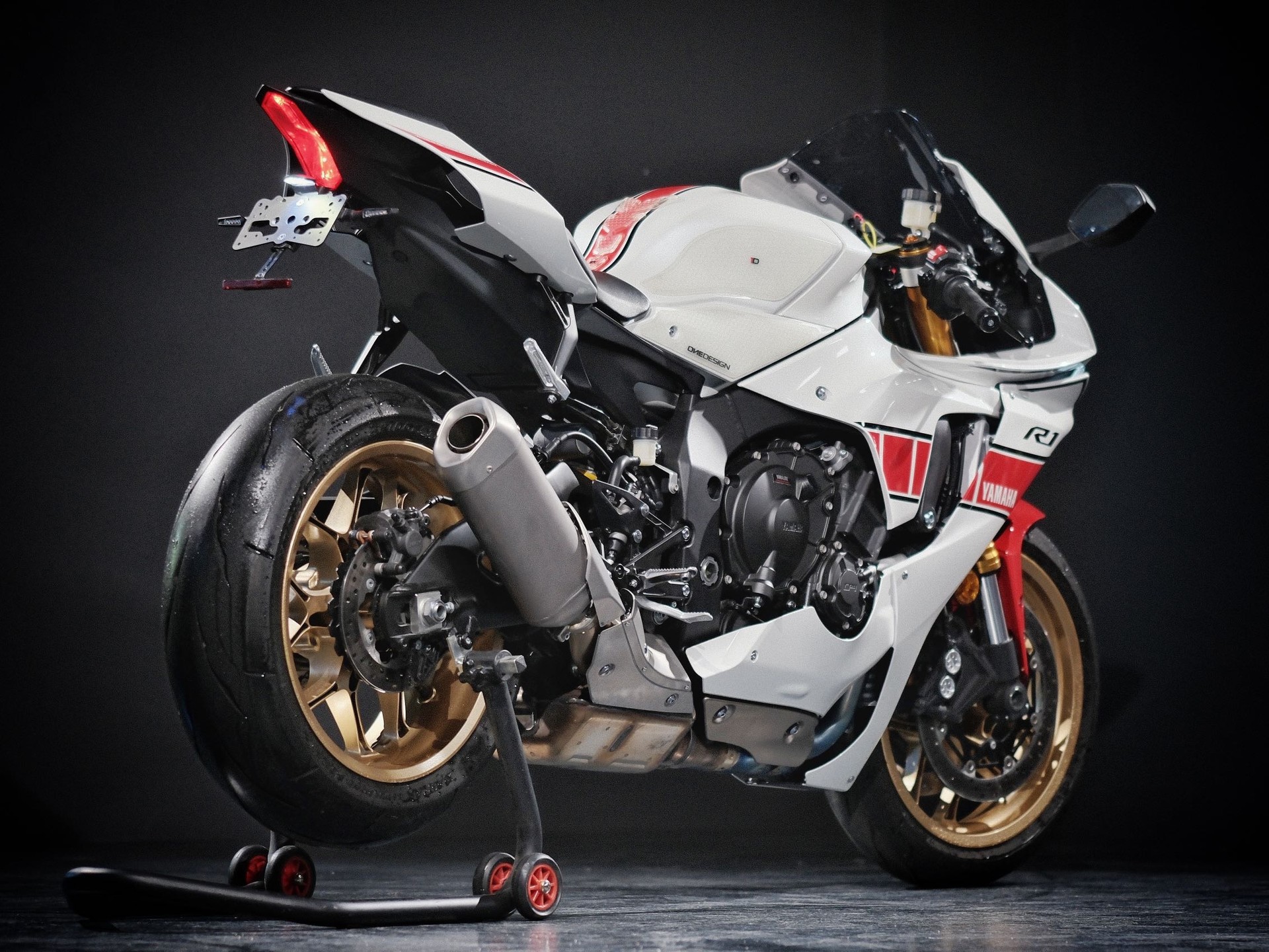 YAMAHA YZF-R1 ABS-showroom-element-2