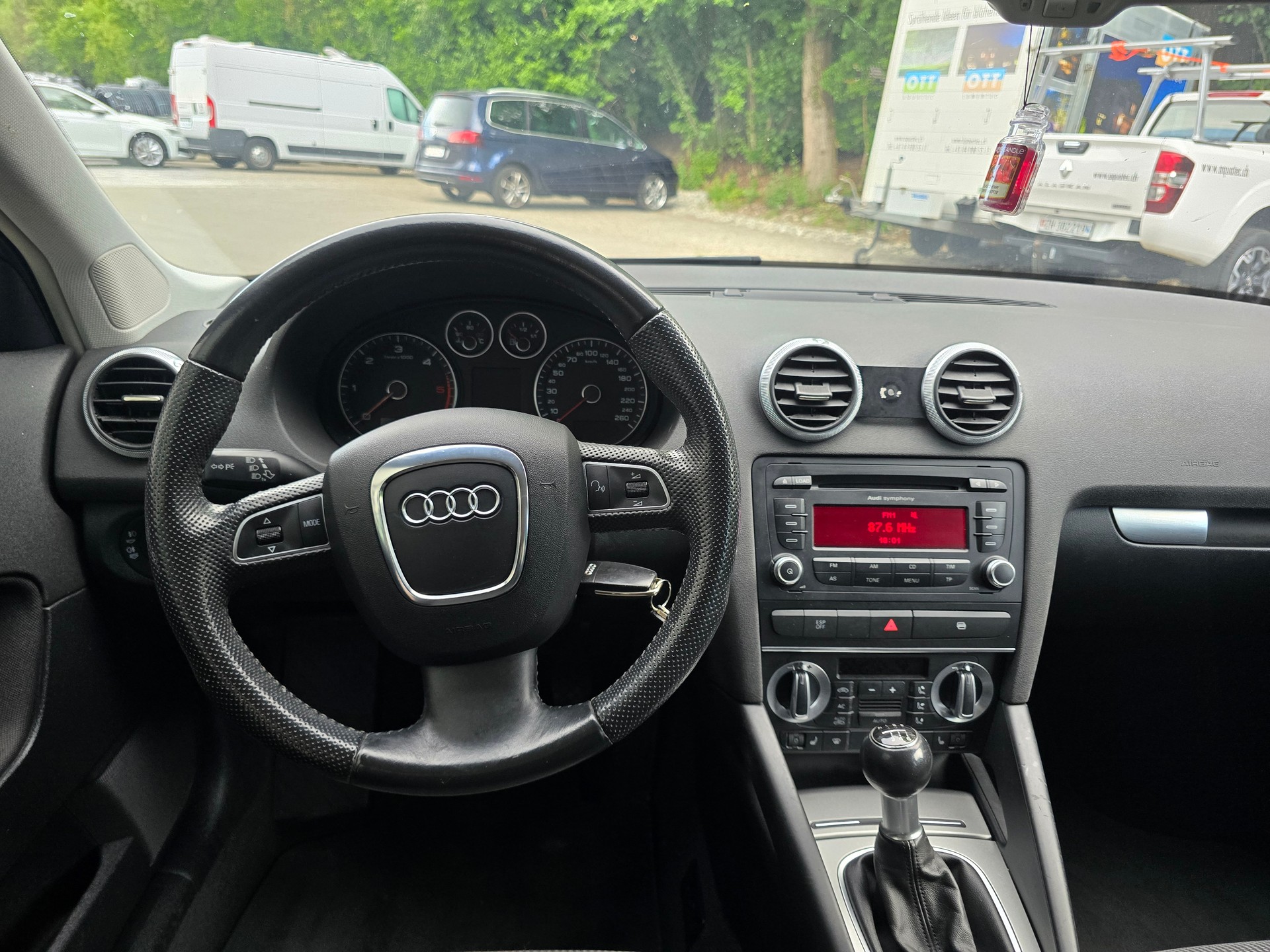 AUDI A3 Sportback 2.0 TDI Ambition quattro-image-10