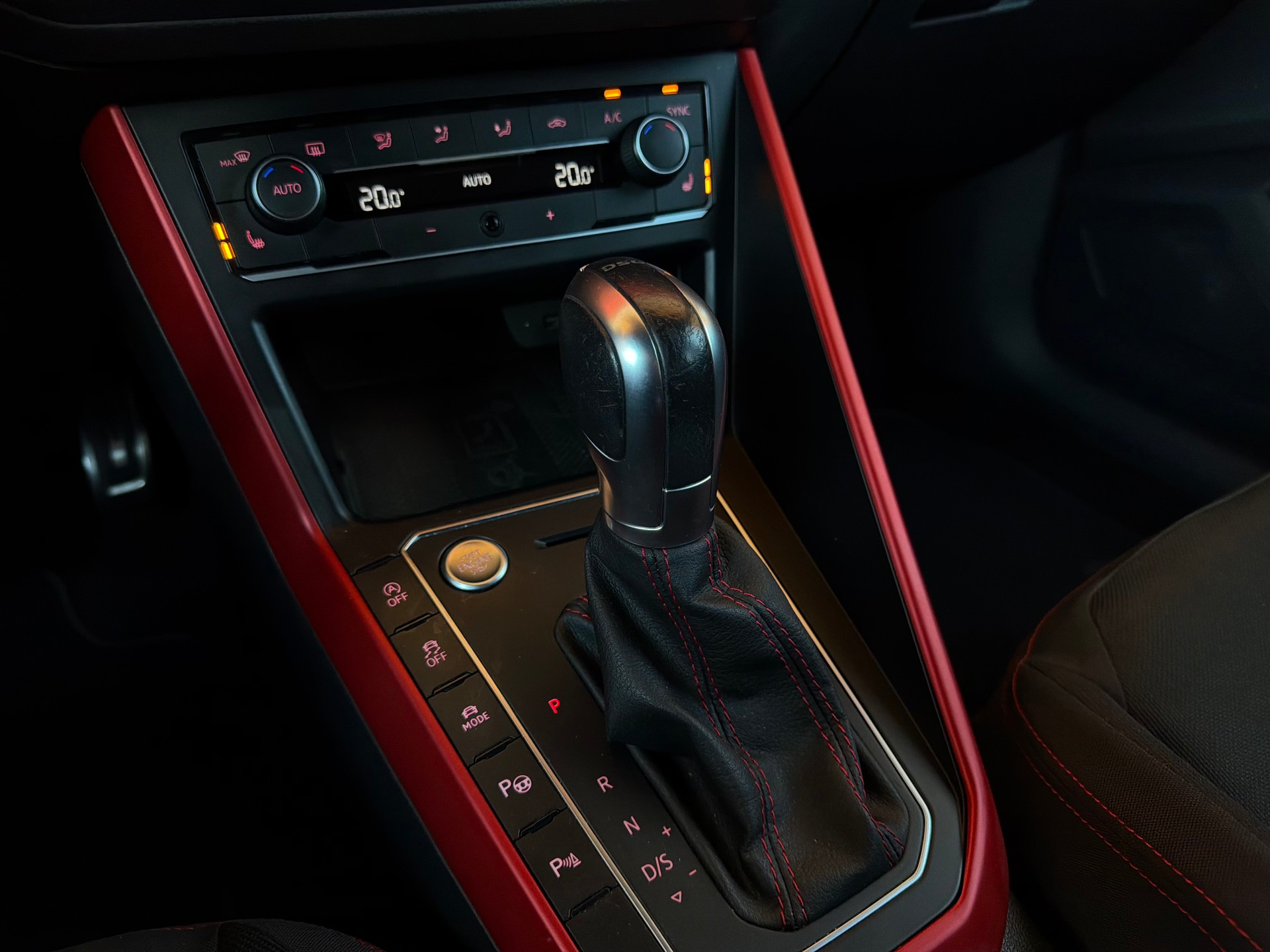 VW Polo 2.0 TSI GTI DSG *CH-Fahrzeug*-image-10