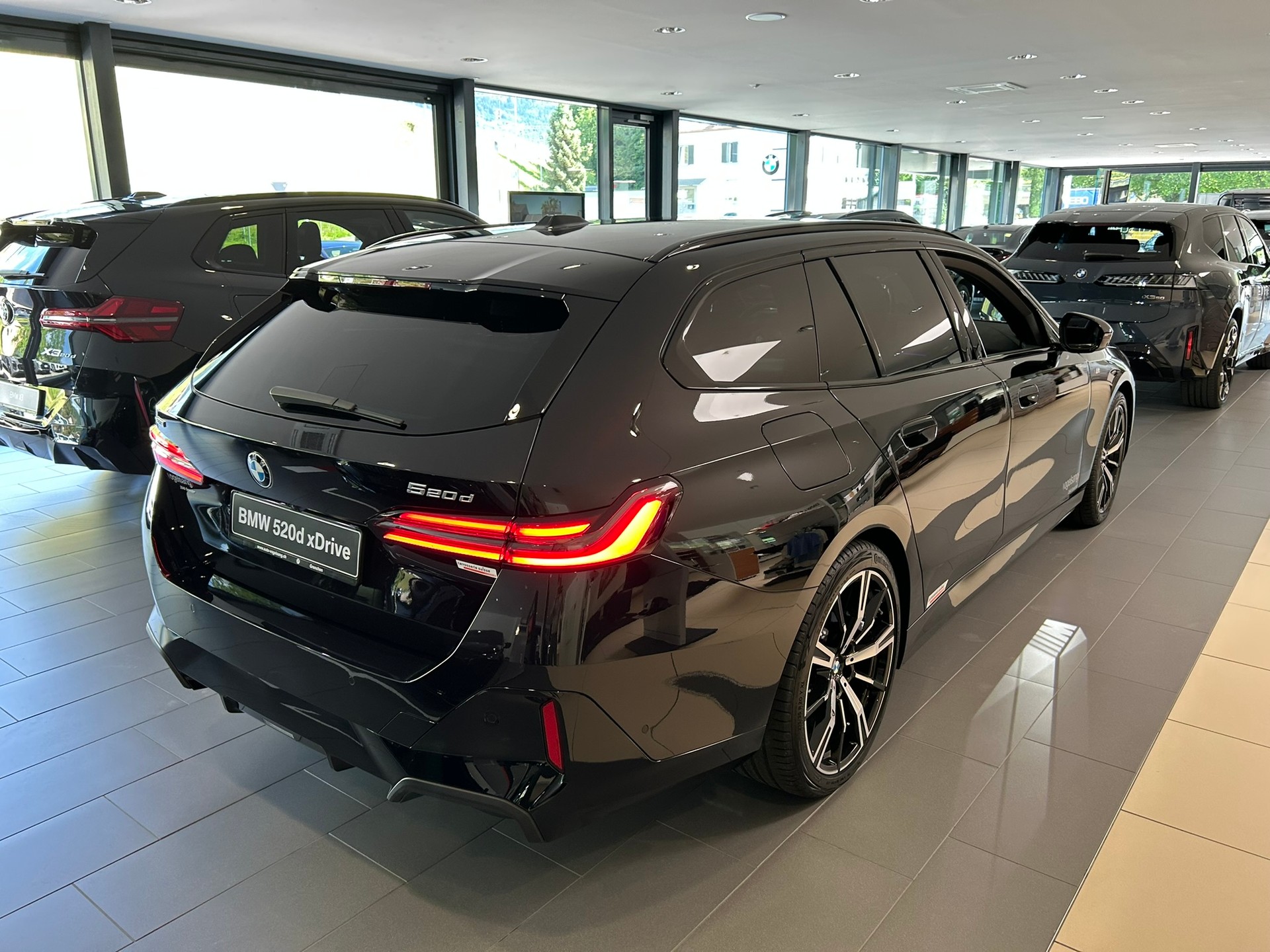 BMW 520d xDrive 48V Touring M Sport Pro Steptronic-image-7