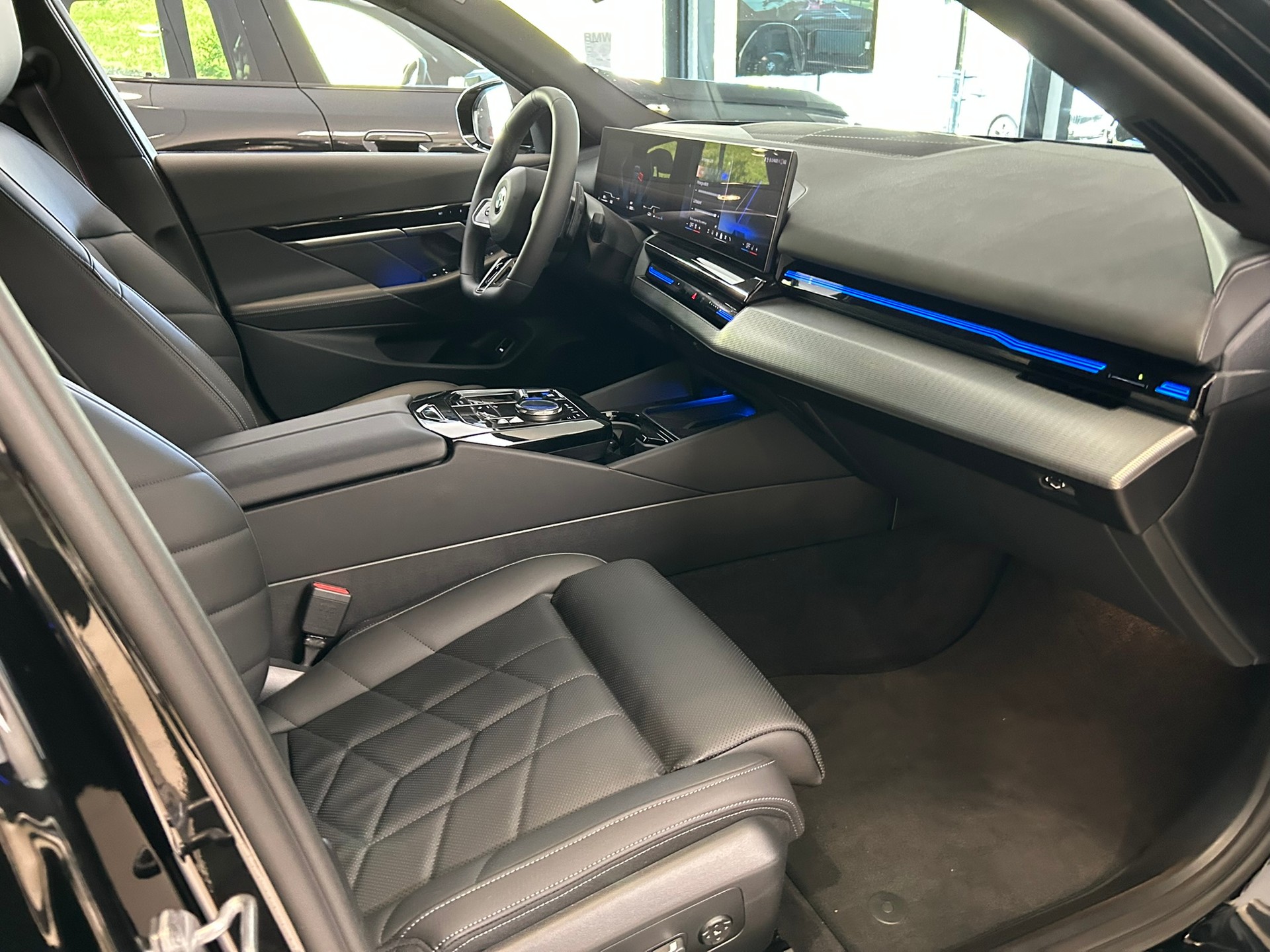 BMW 520d xDrive 48V Touring M Sport Pro Steptronic-image-29