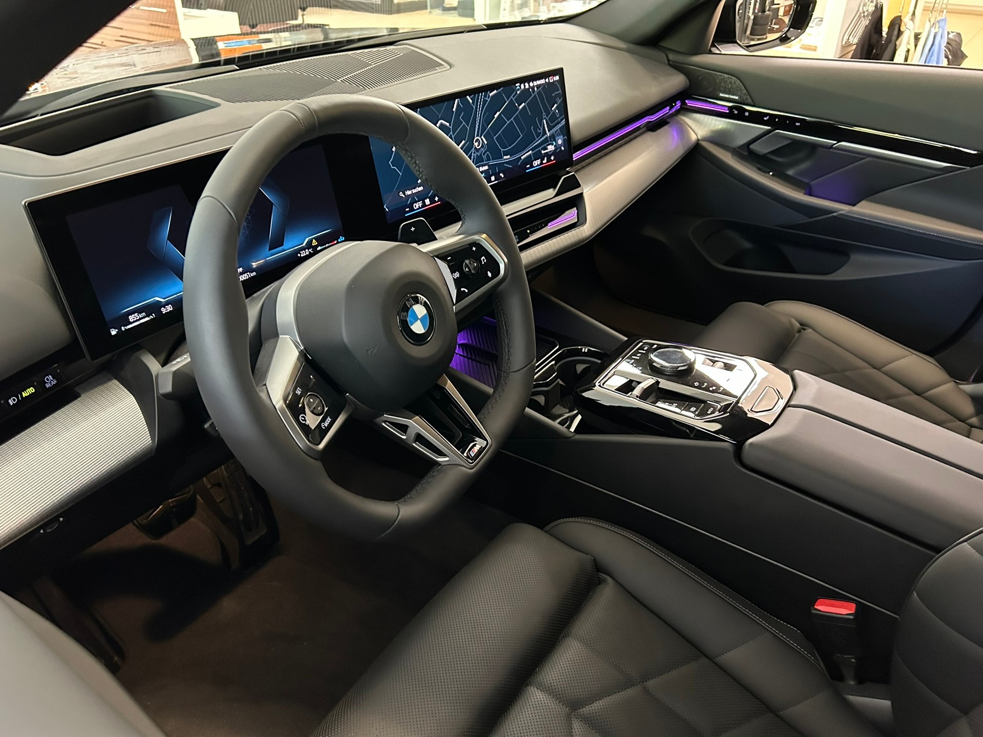 BMW 520d xDrive 48V Touring M Sport Pro Steptronic-image-25