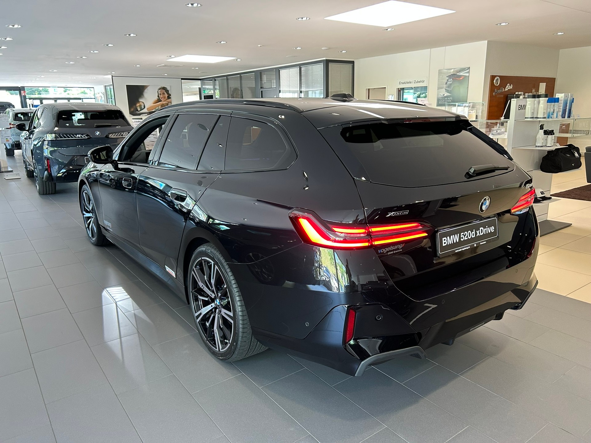 BMW 520d xDrive 48V Touring M Sport Pro Steptronic-image-10